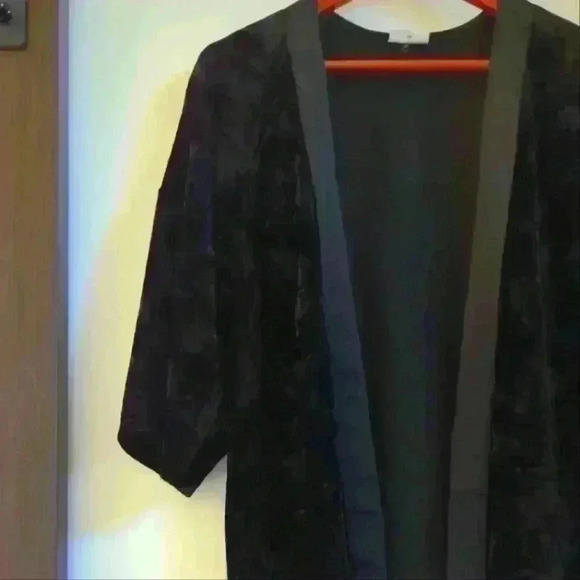 🌴2/$25🌴NOISY MAY | Black Velour Elbow Length  Sleeve Cardigan Size XSmall - Picture 3 of 4